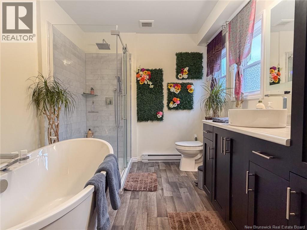 23 ROBERTA STREET - 33