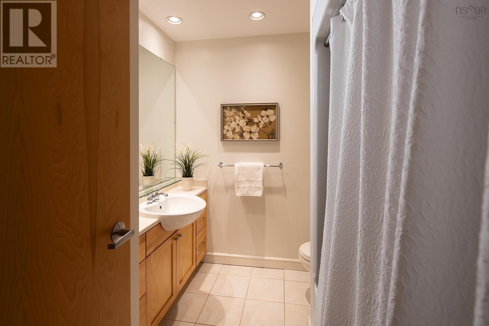 Property 32 of 46 of 411 1479 Lower Water Street