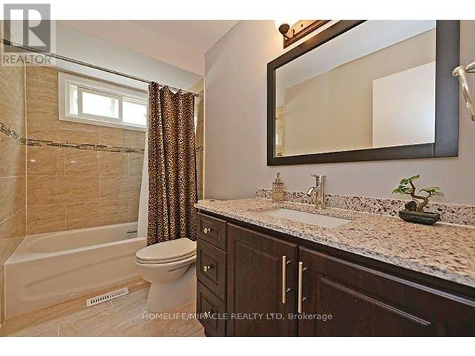 Single Family House for Sale in  NUTMEG STREET Brampton (Westgate) 