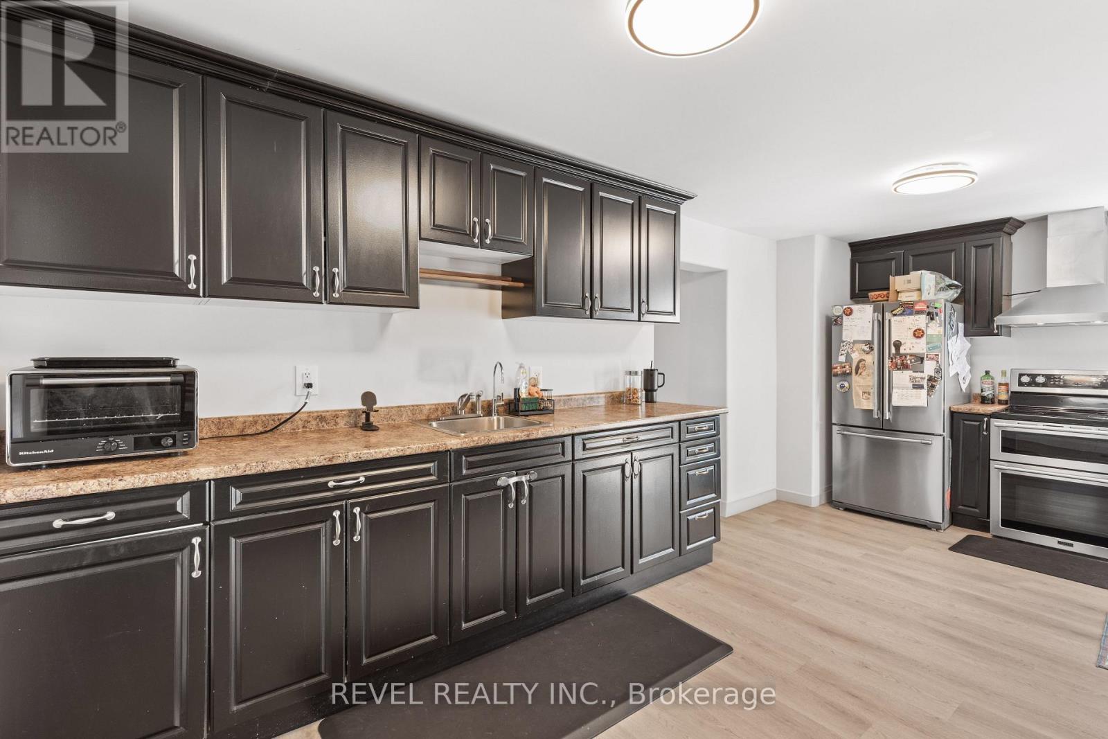 78 WILLIAM STREET S - 10