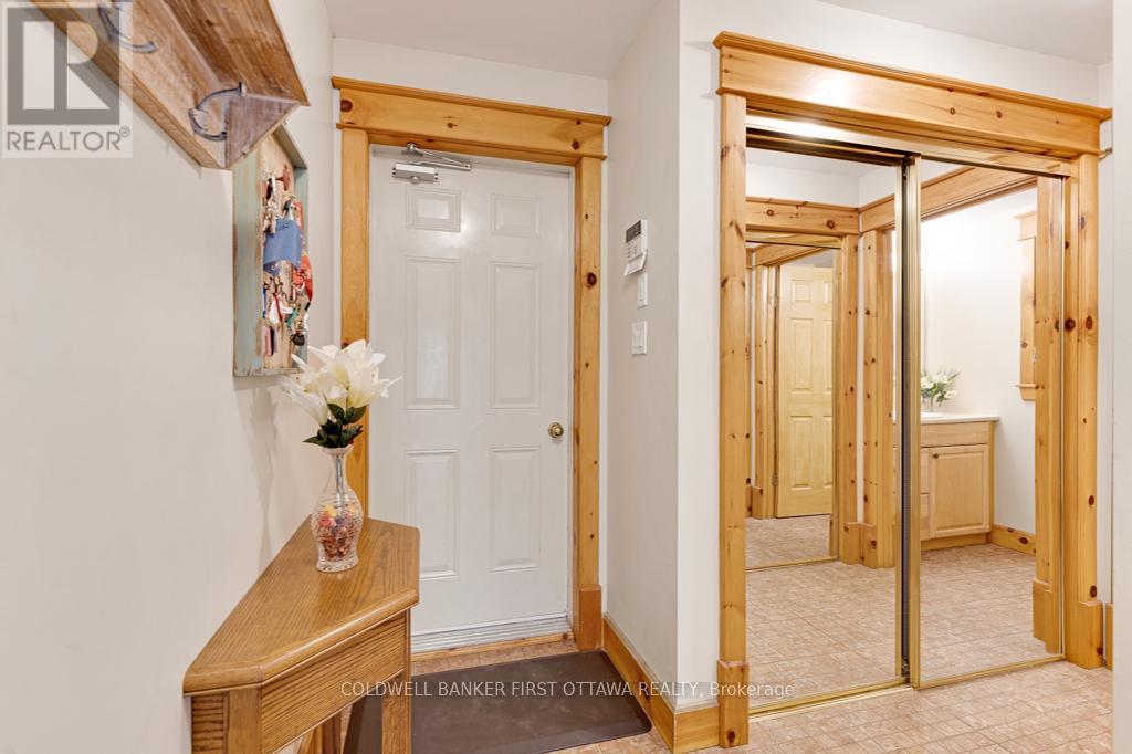 Spacious rear mudroom- foyer