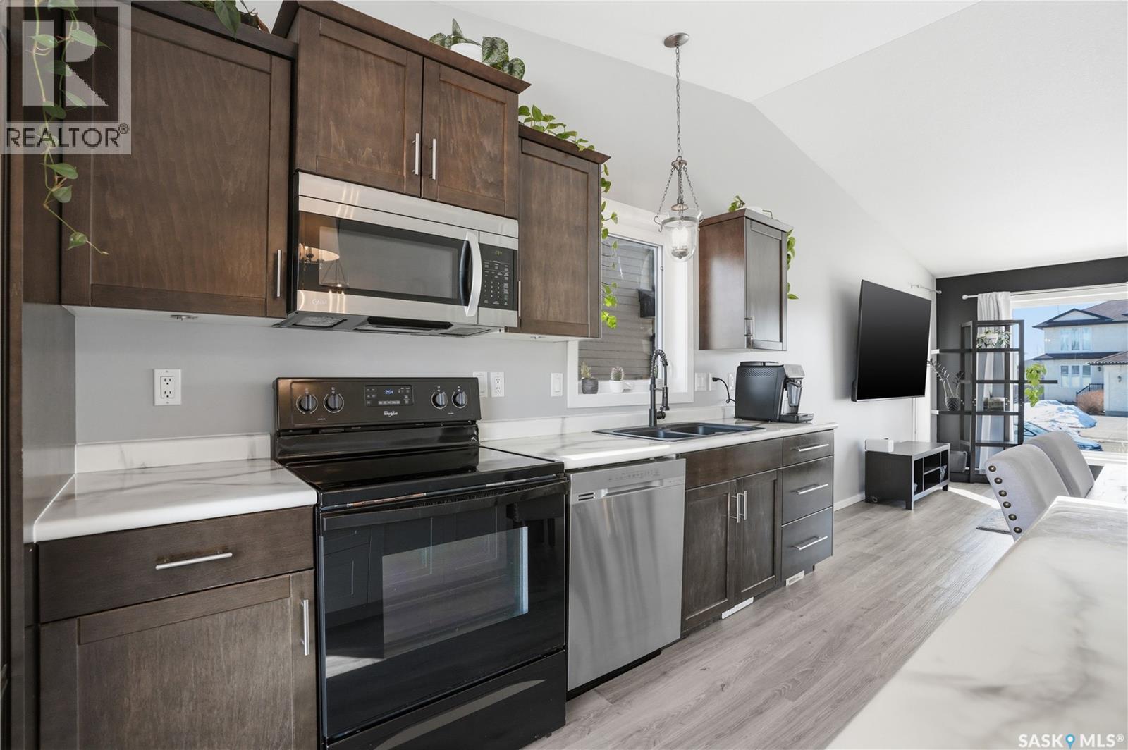 458 STENSRUD ROAD - 10