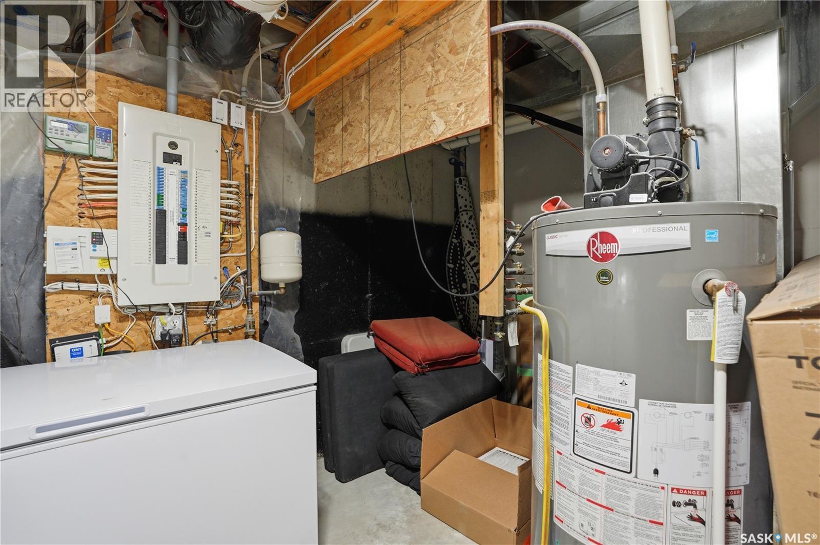 458 STENSRUD ROAD - 32