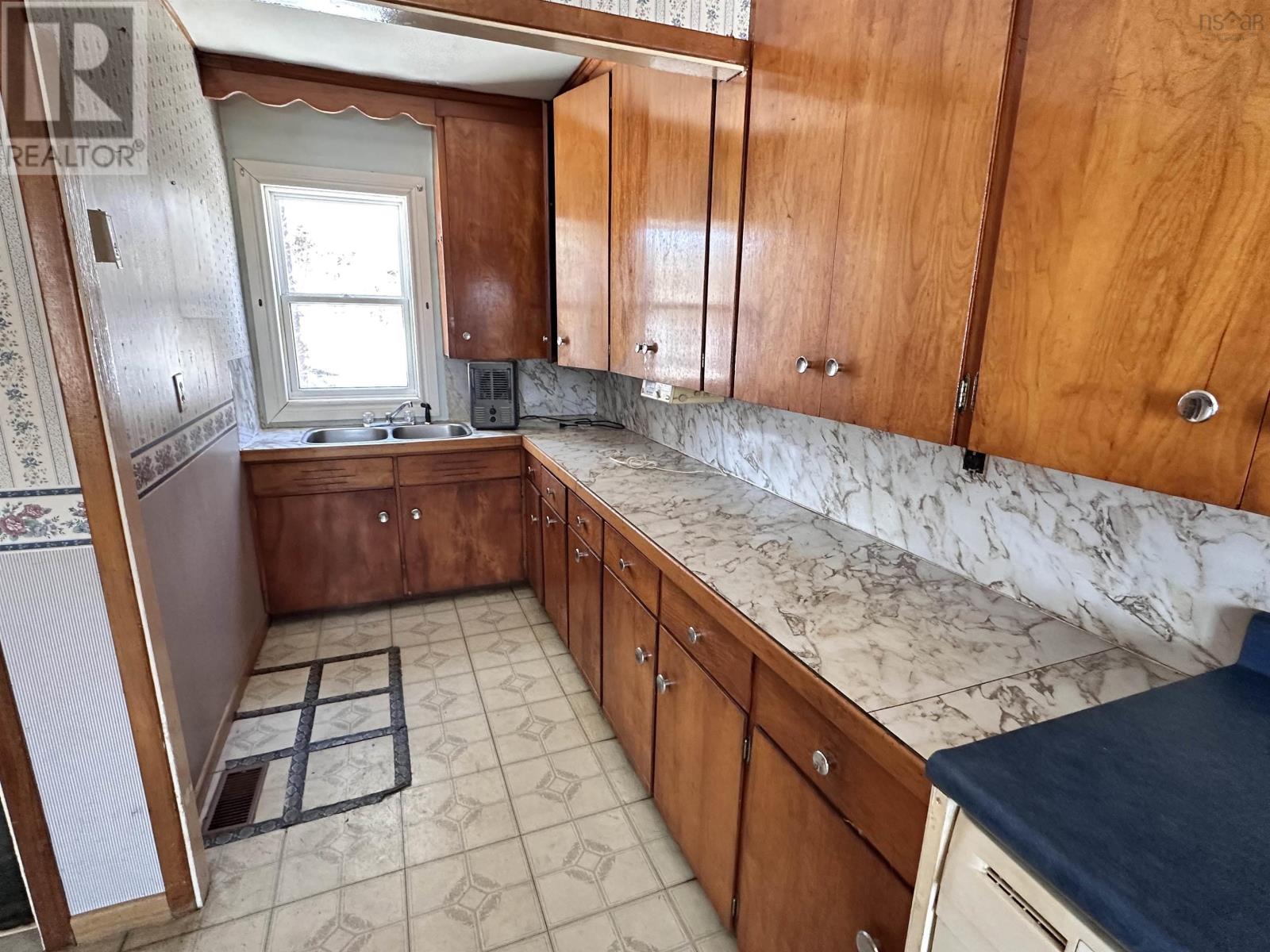 Property 8 of 26 of 131 Old Meeting House Road