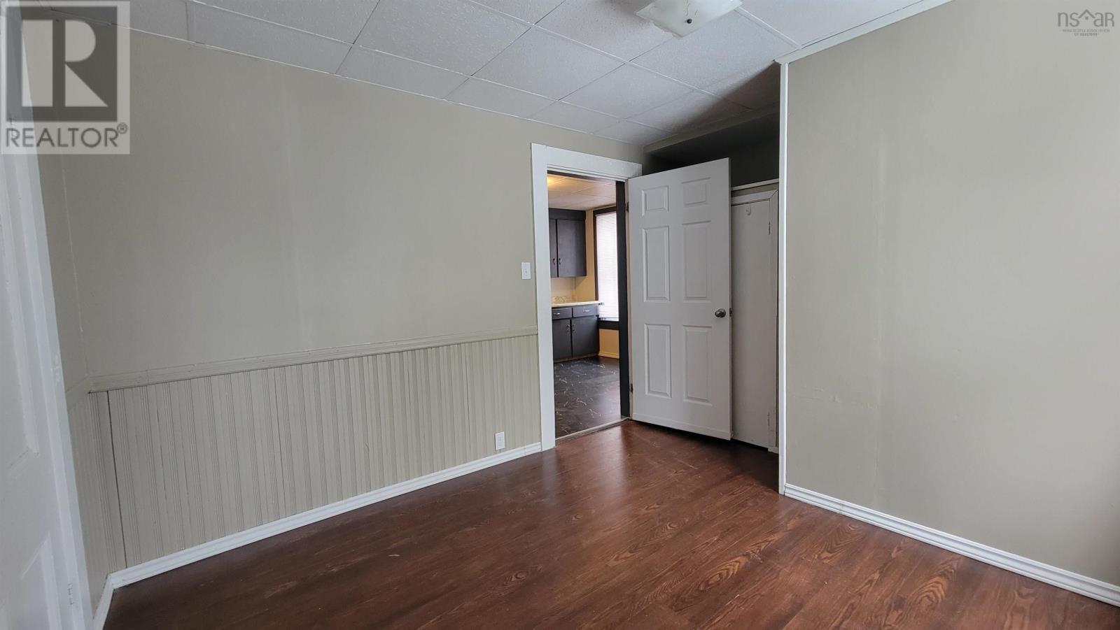 Property 11 of 30 of 30 Parade Street