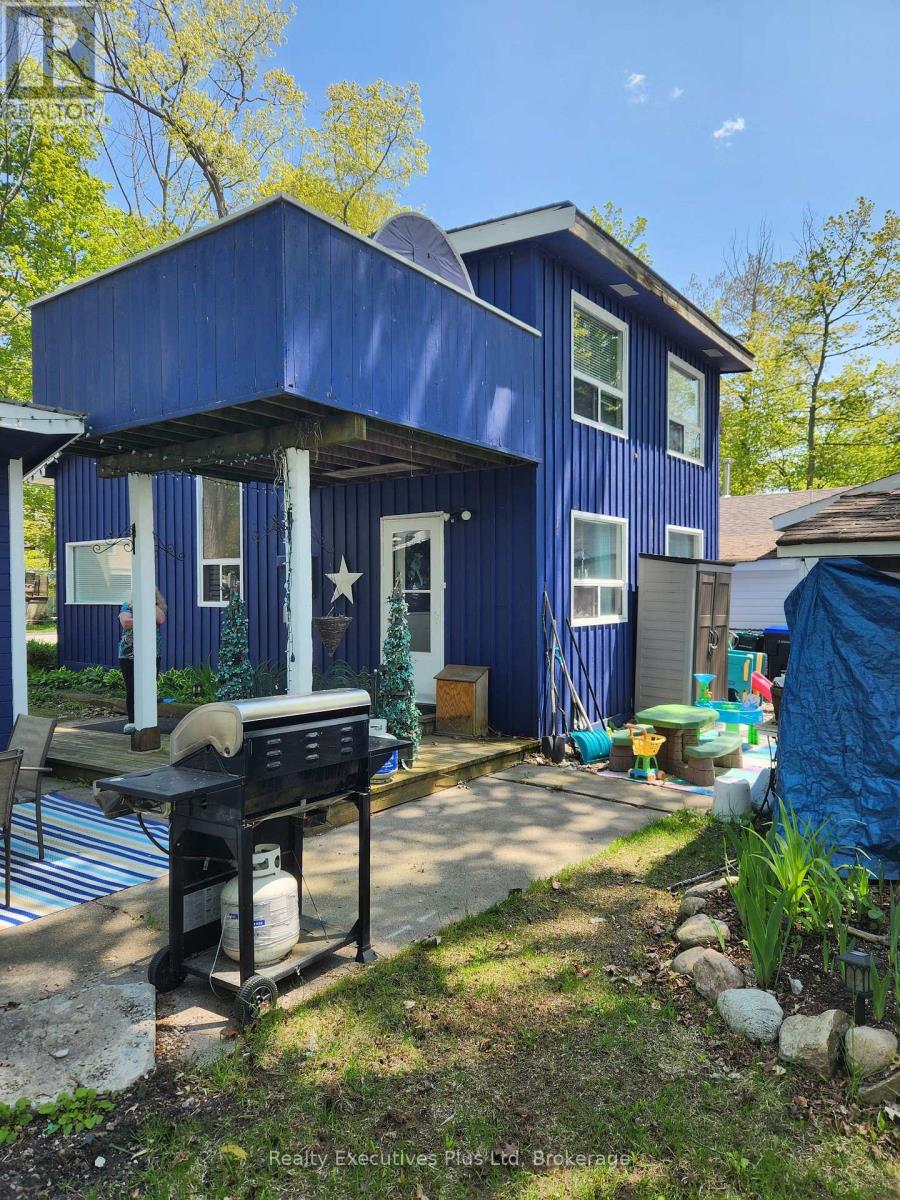 48 TINY BEACHES ROAD N