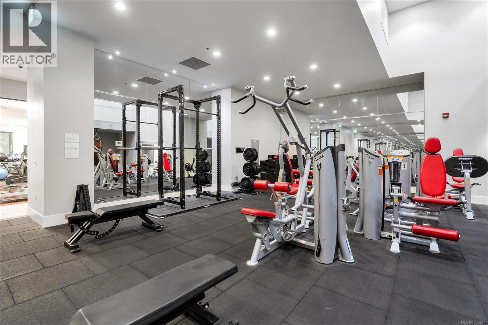 #201 888 GOVERNMENT ST - 32