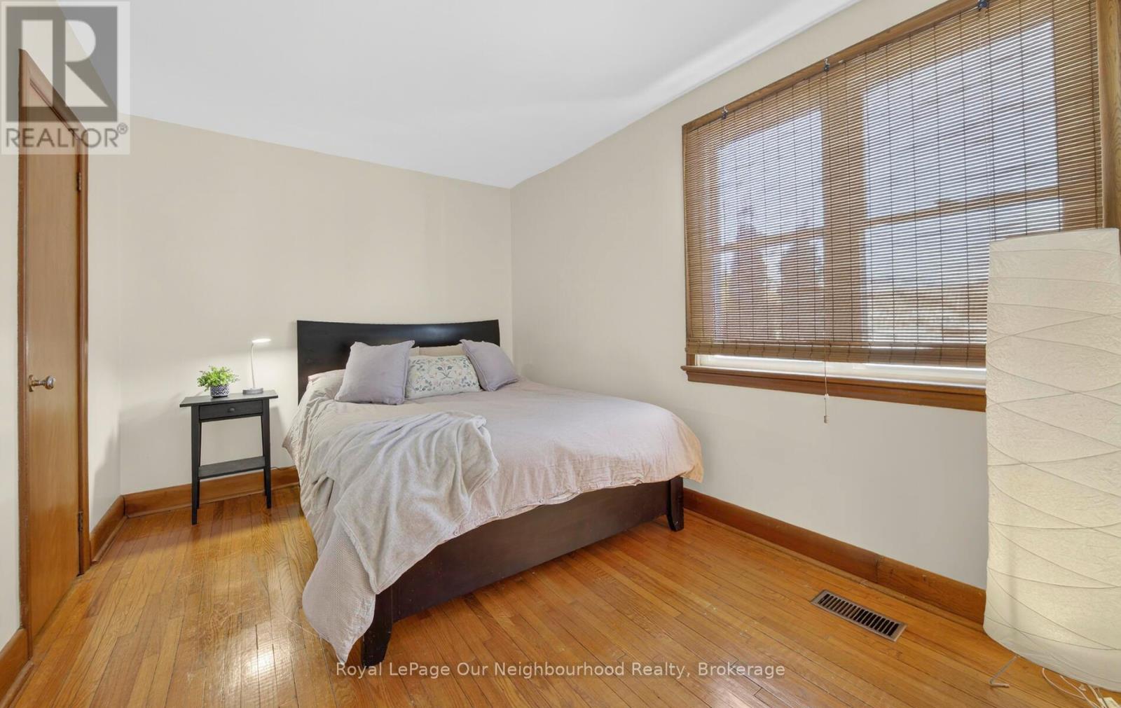 66 SIDNEY CRESCENT - 13