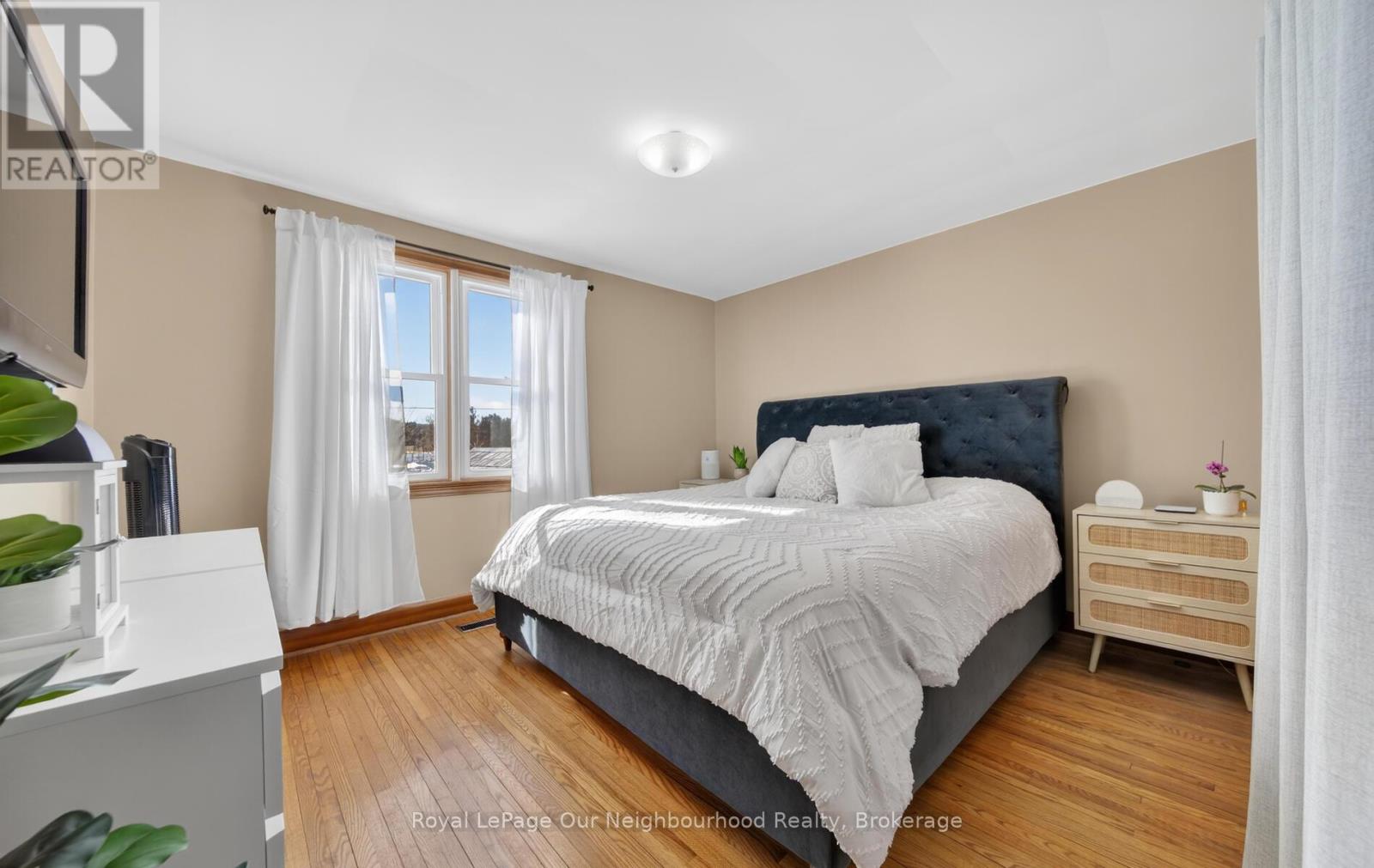 66 SIDNEY CRESCENT - 14