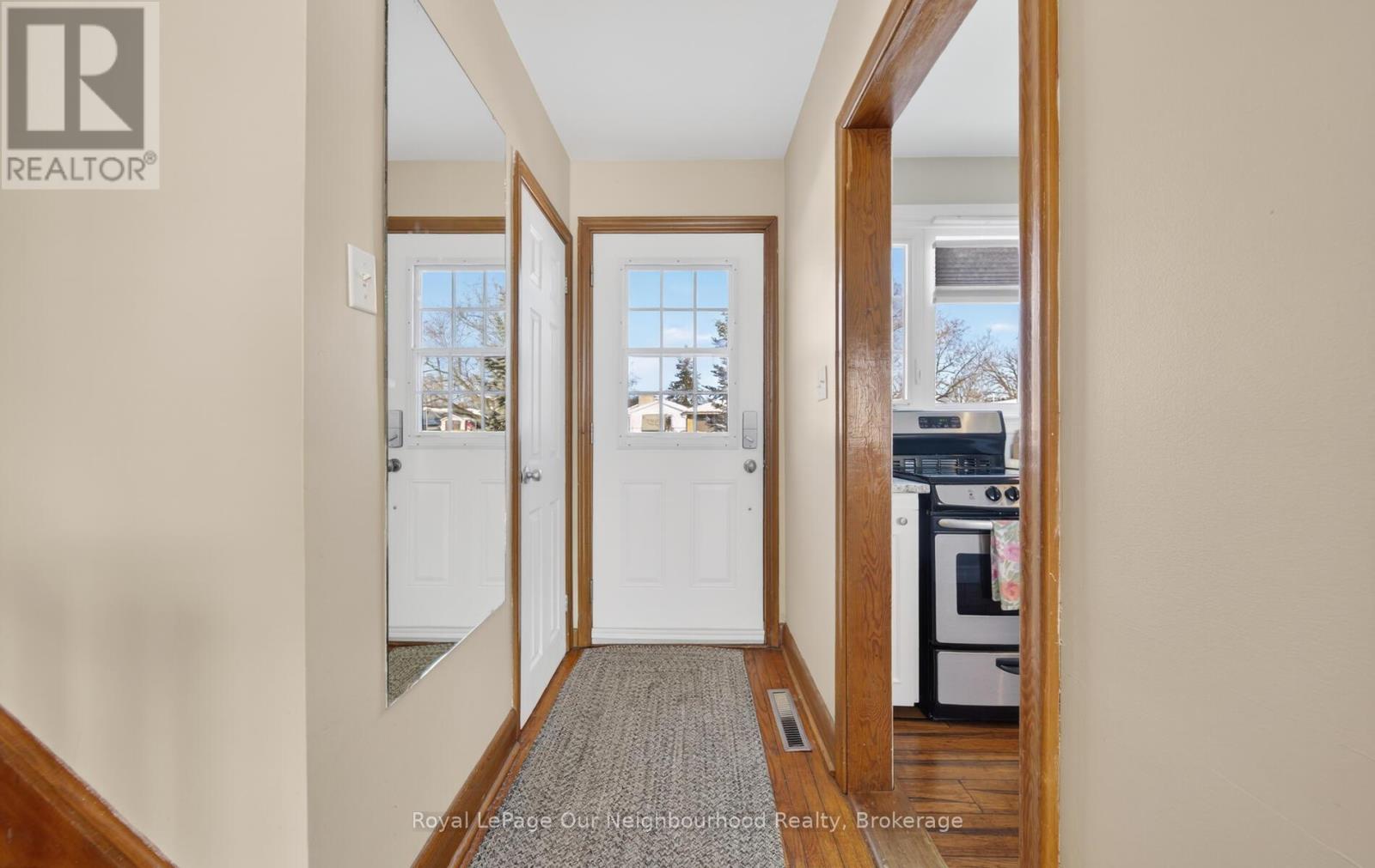 66 SIDNEY CRESCENT - 3