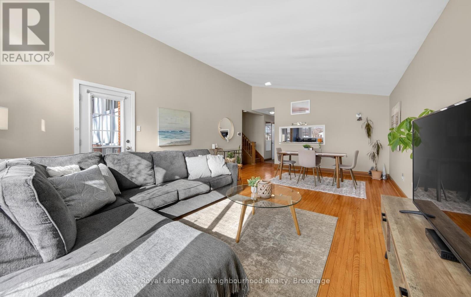 66 SIDNEY CRESCENT - 6