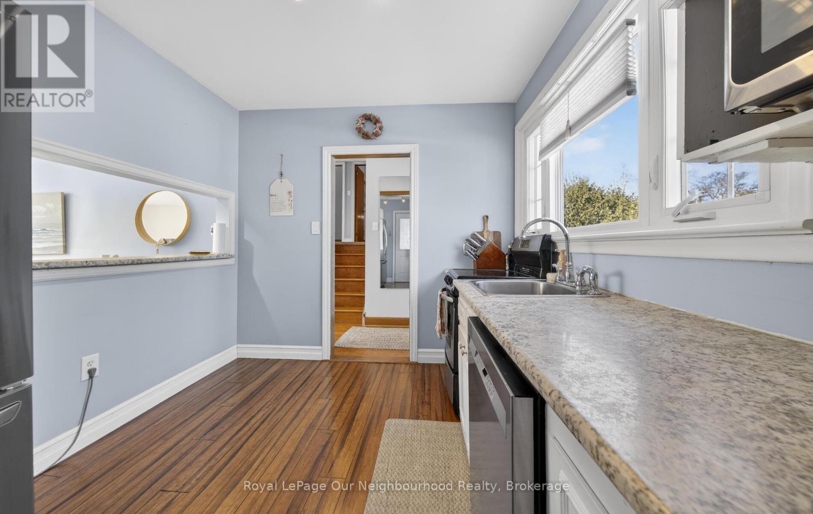 66 SIDNEY CRESCENT - 9