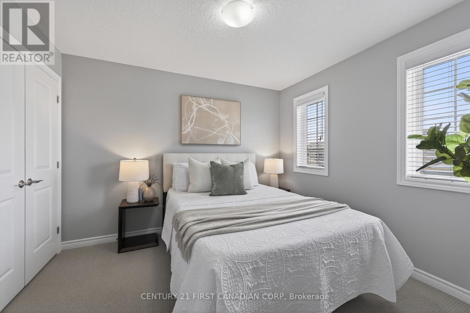 3173 SINGLETON AVENUE Property Photo