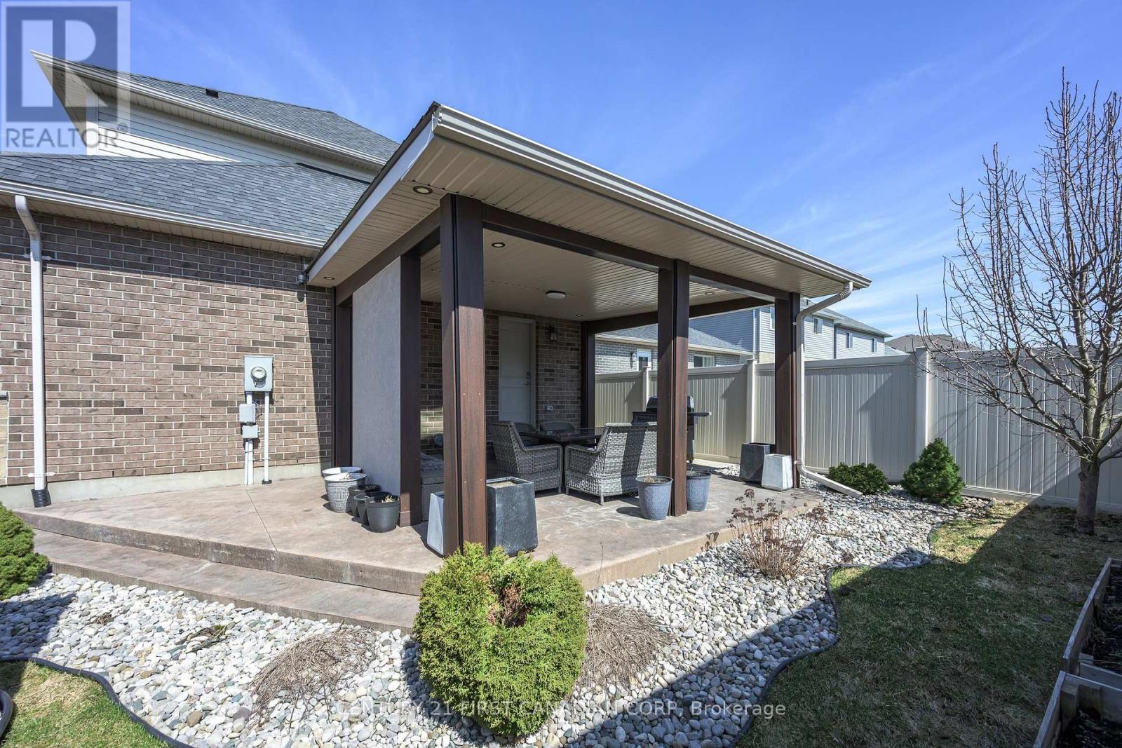 3173 SINGLETON AVENUE Property Photo