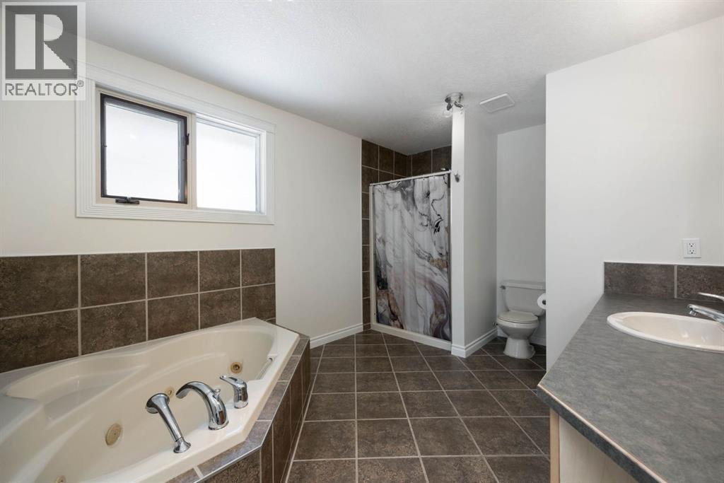 113 Silverdale Garden, Fort McMurray