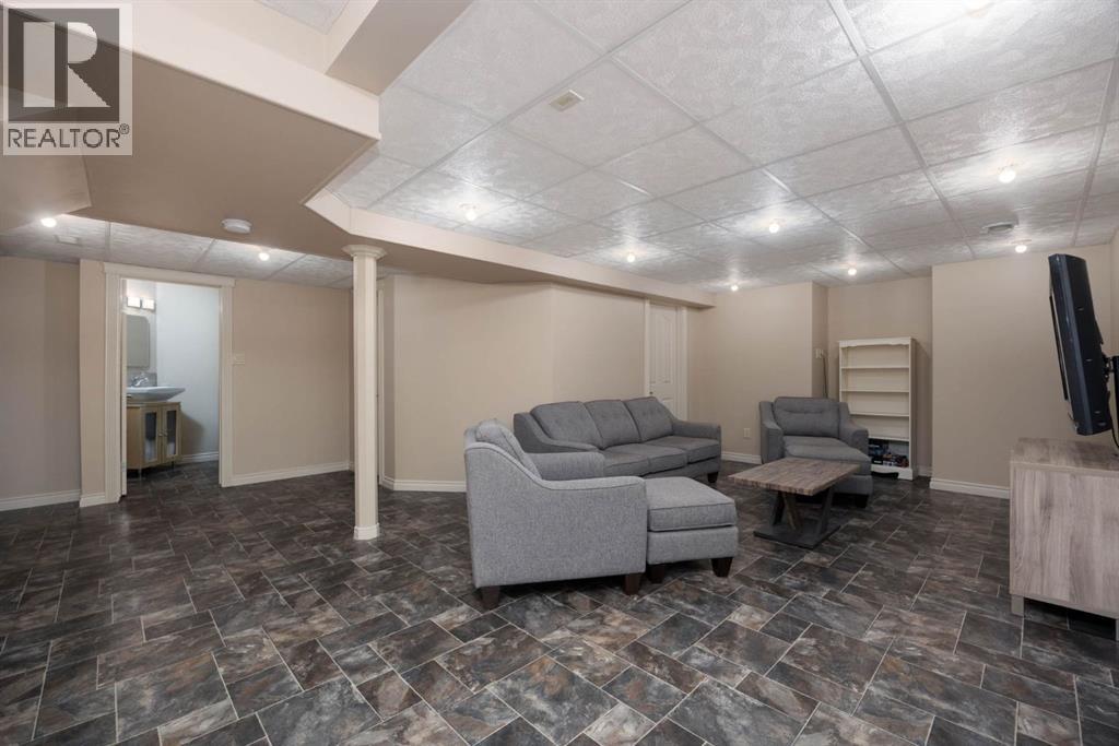 113 Silverdale Garden, Fort McMurray