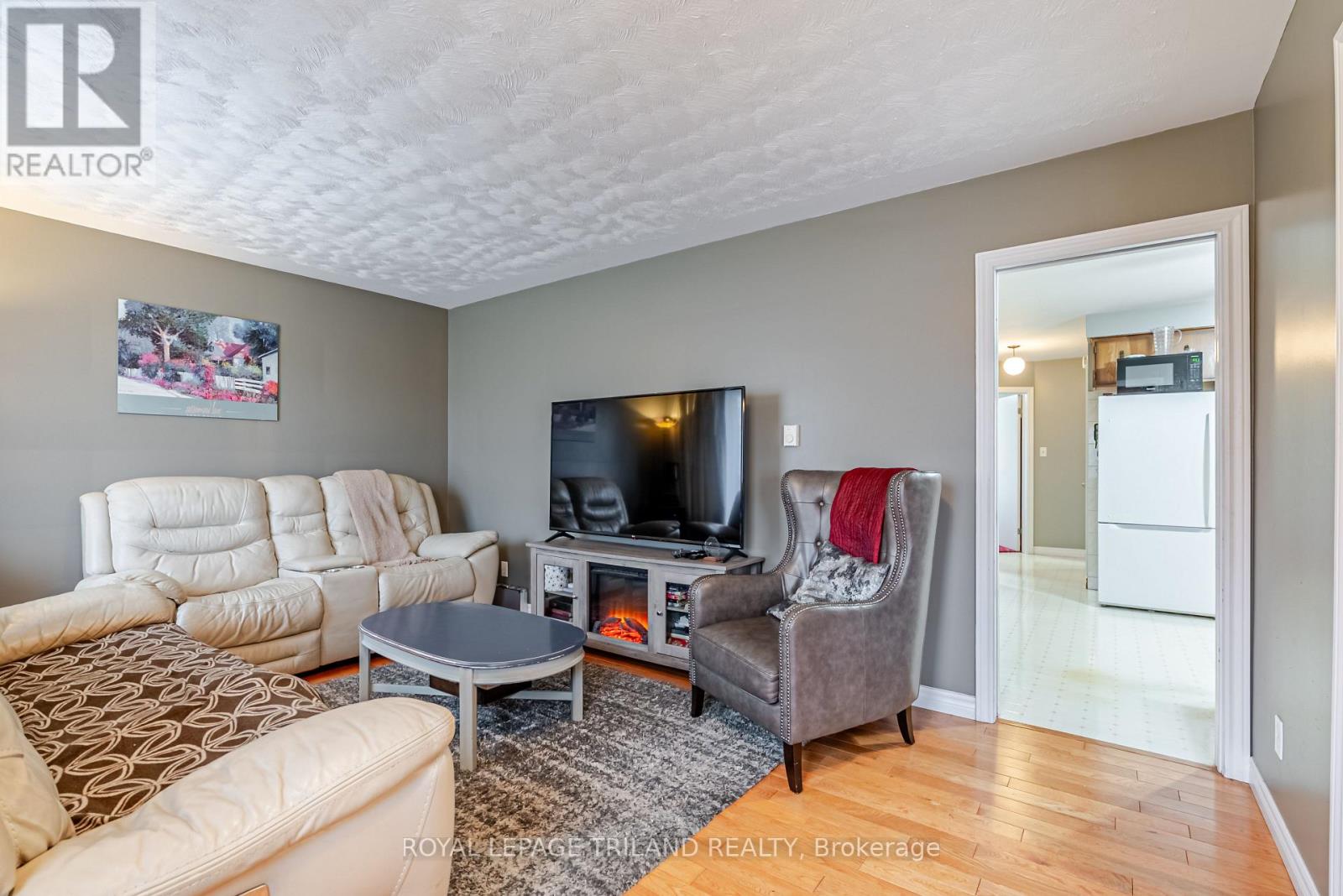 408 JOHN STREET - 15