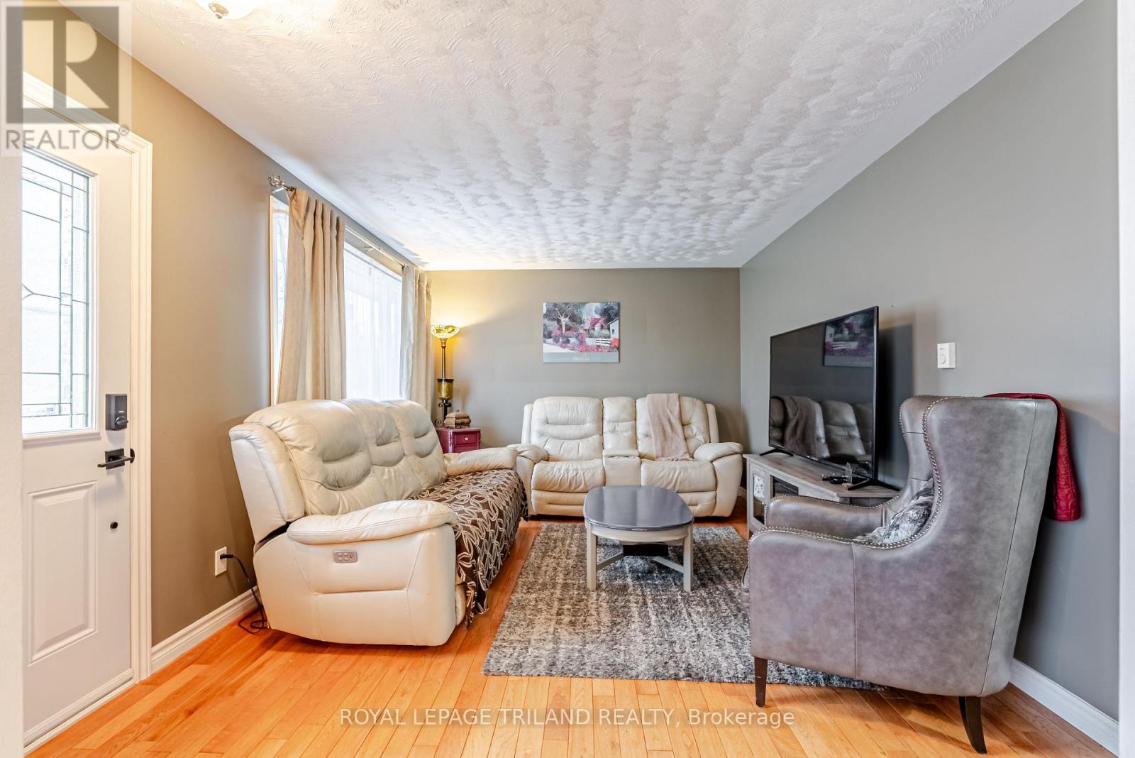 408 JOHN STREET - 14