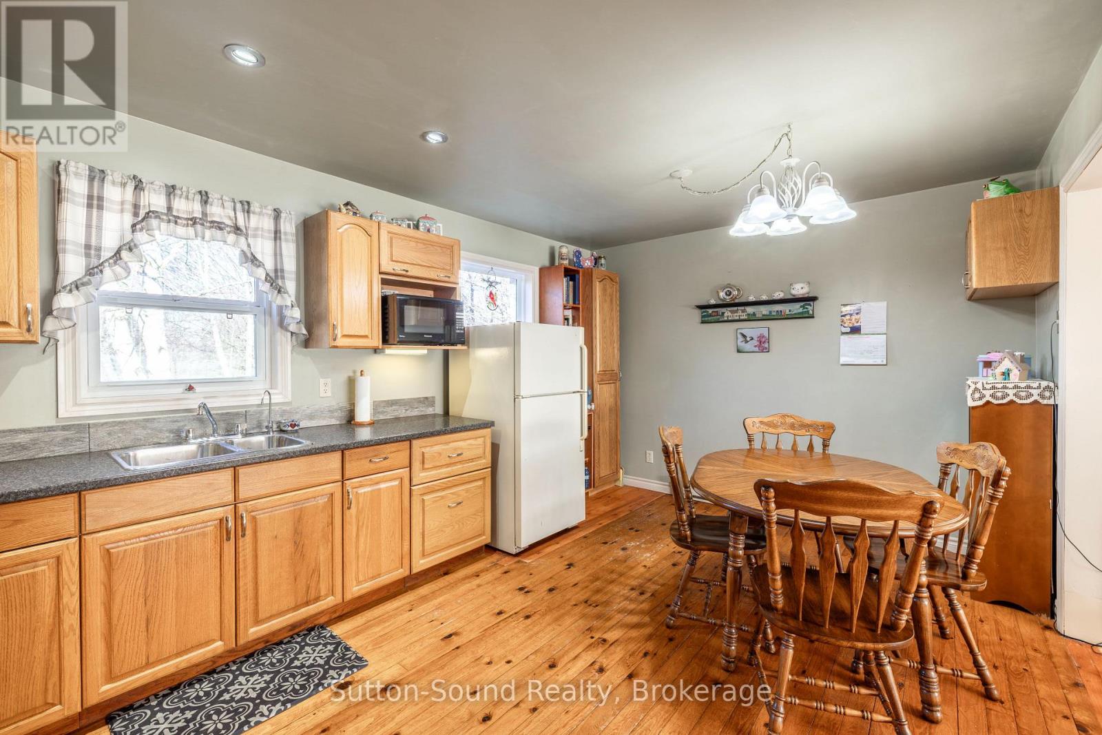 350222 BAYSHORE ROAD - 12