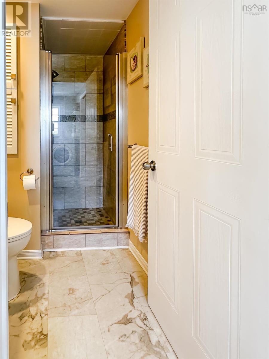 567 CANARD STREET - 19