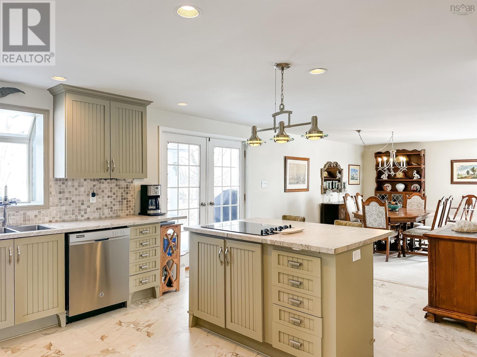 Property 9 of 41 of 567 Canard Street