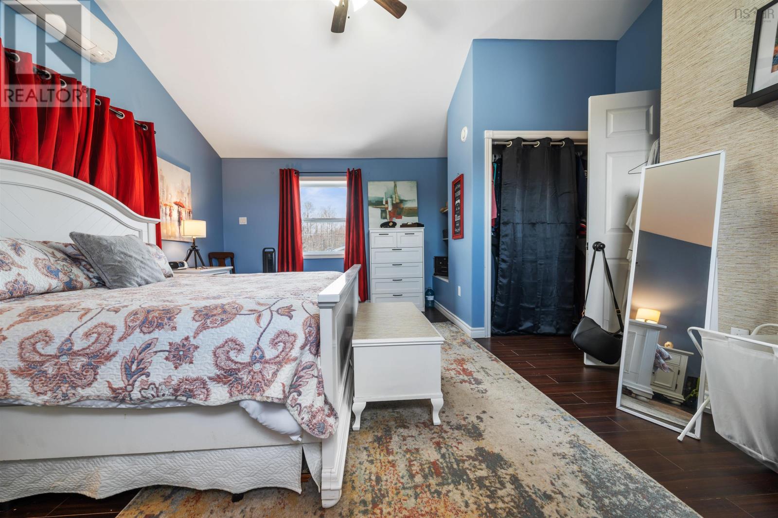 Property 32 of 40 of 6 Thirteenth Street