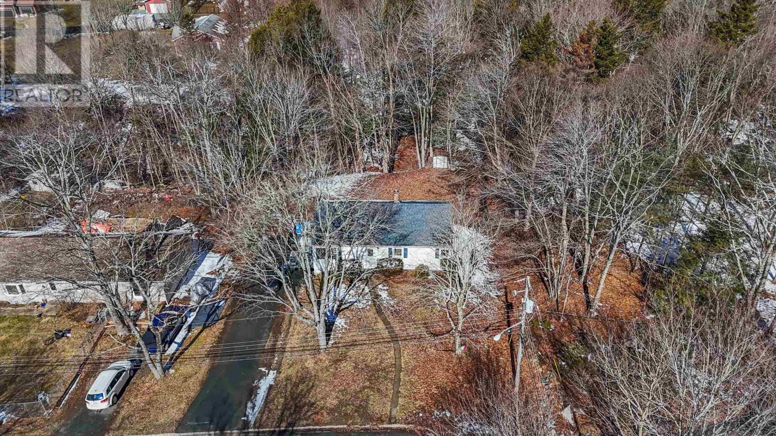 12/14 LAURIE STREET - 31