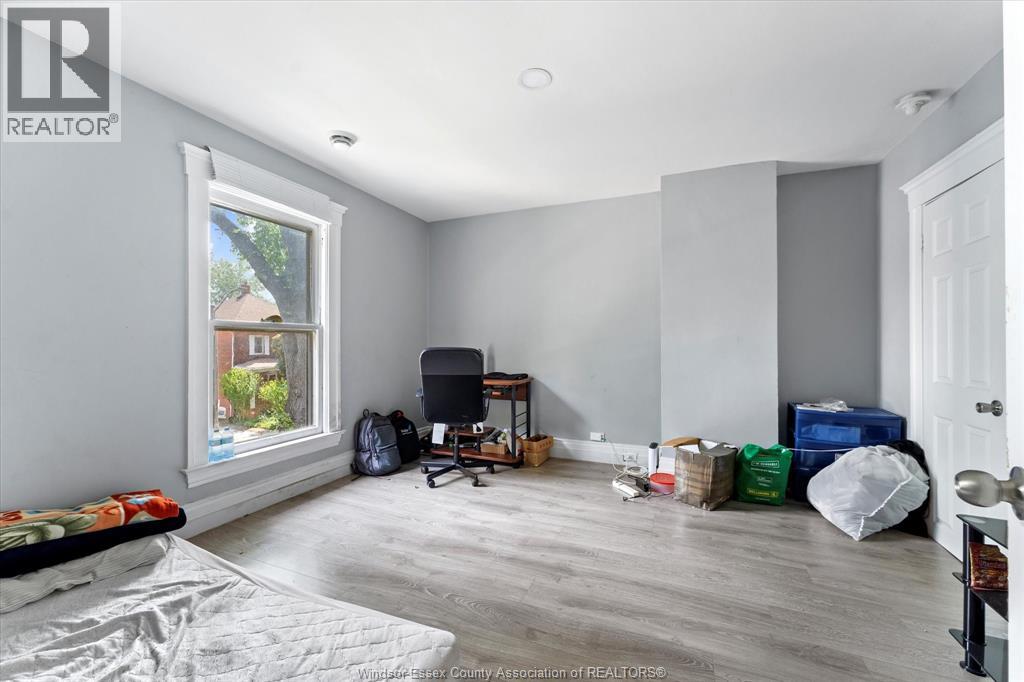 691 WINDERMERE ROAD - 19