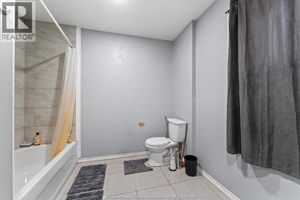 691 WINDERMERE ROAD - 22