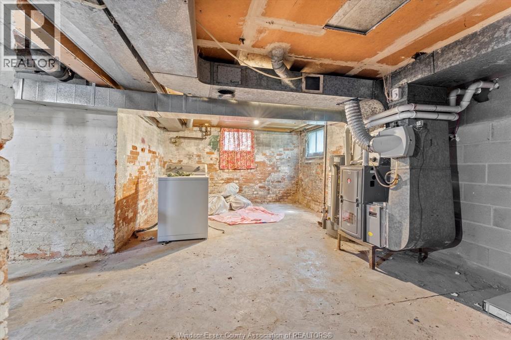 691 WINDERMERE ROAD - 25