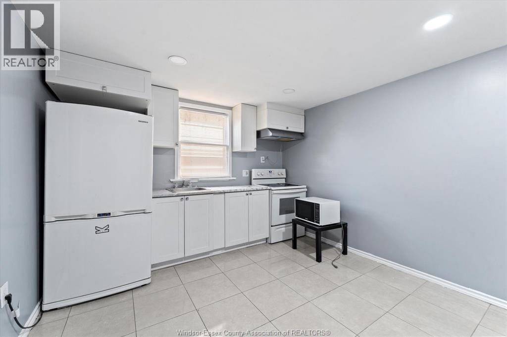 691 WINDERMERE ROAD - 5