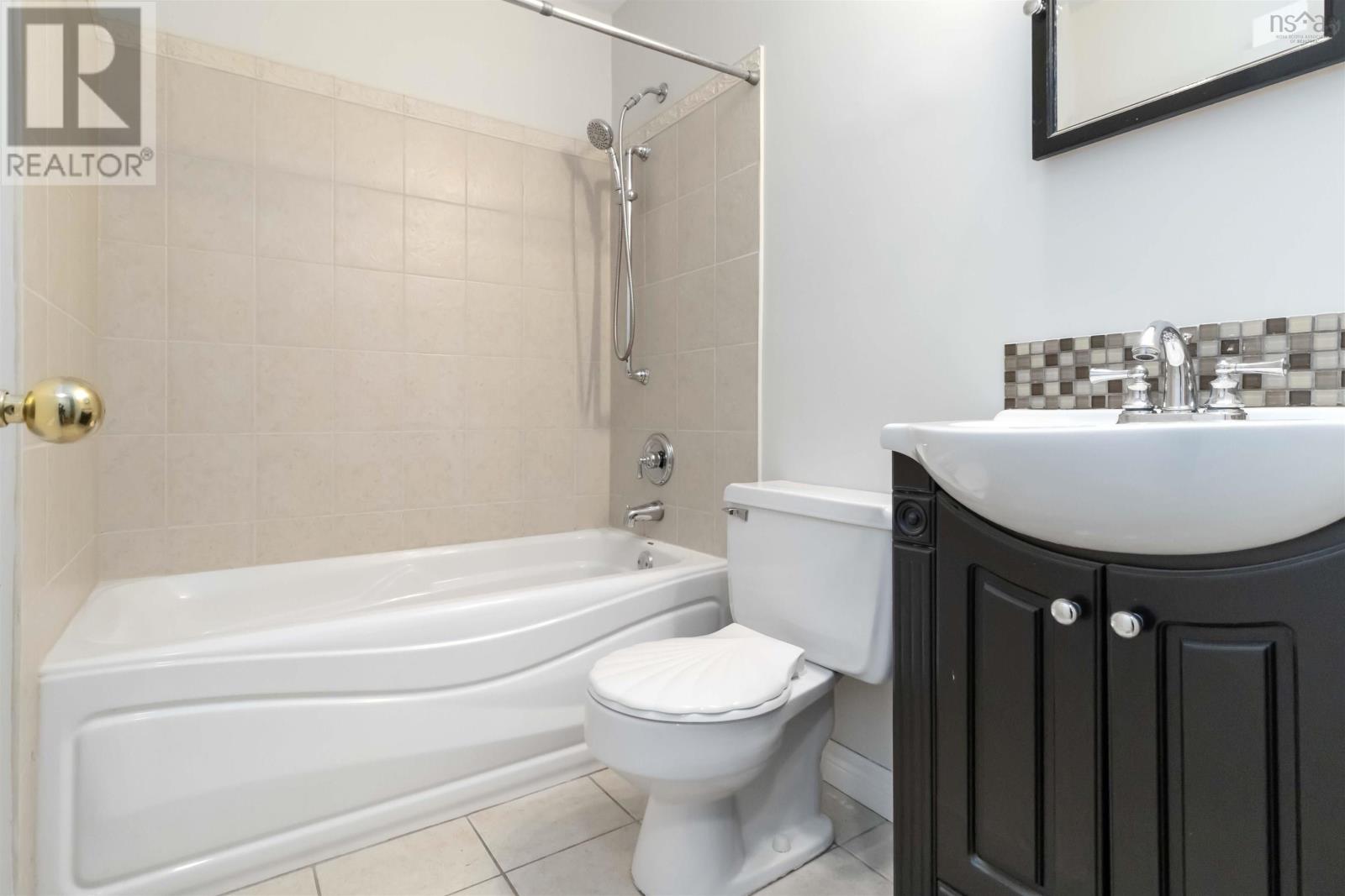 Property 23 of 41 of 9 Birkdale Crescent