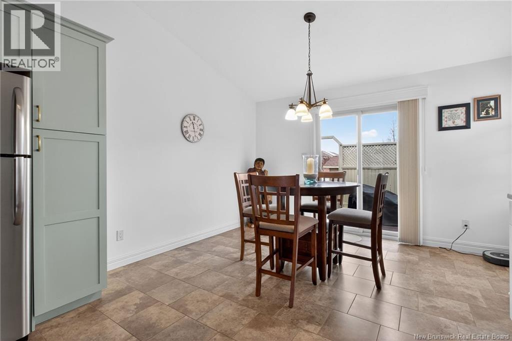 93 JASMINE CRESCENT - 12