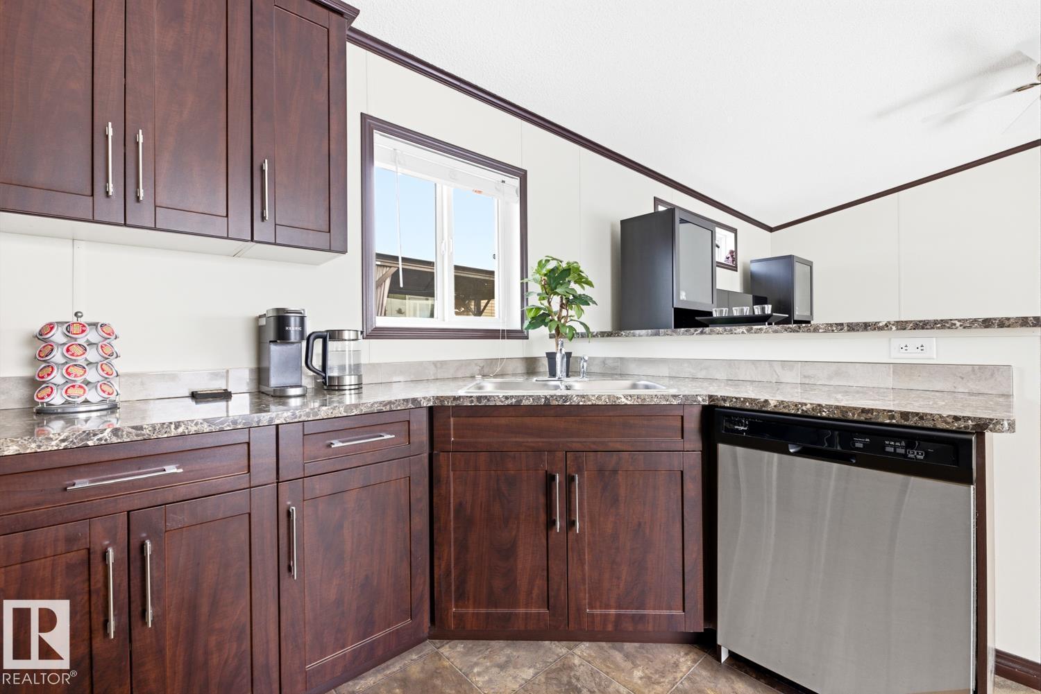 #105 12604 153 AV NW, Edmonton