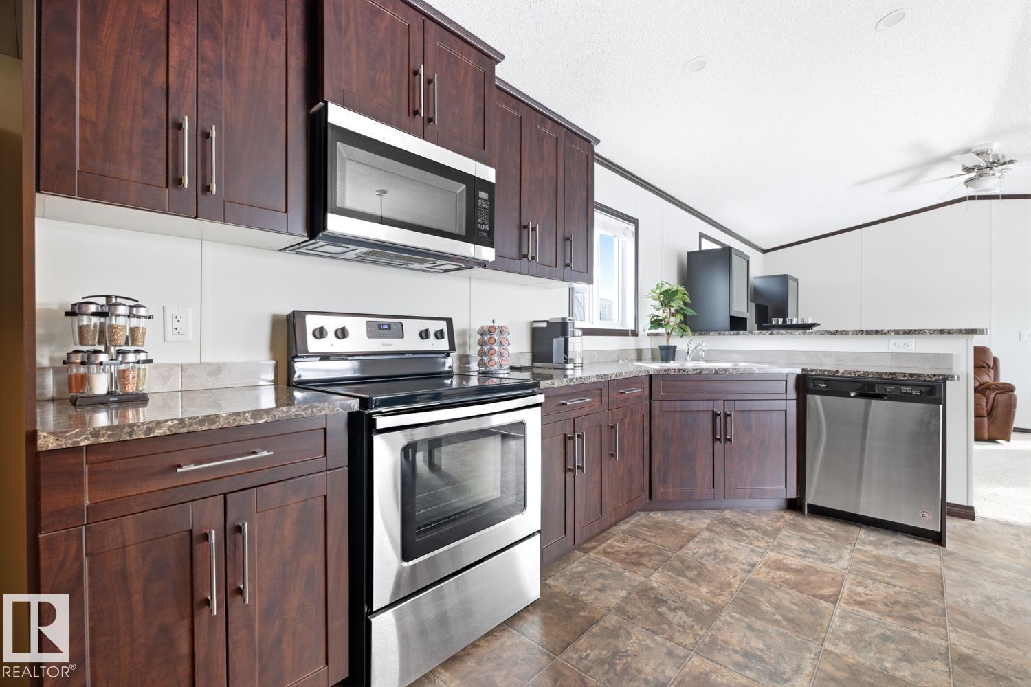 #105 12604 153 AV NW, Edmonton