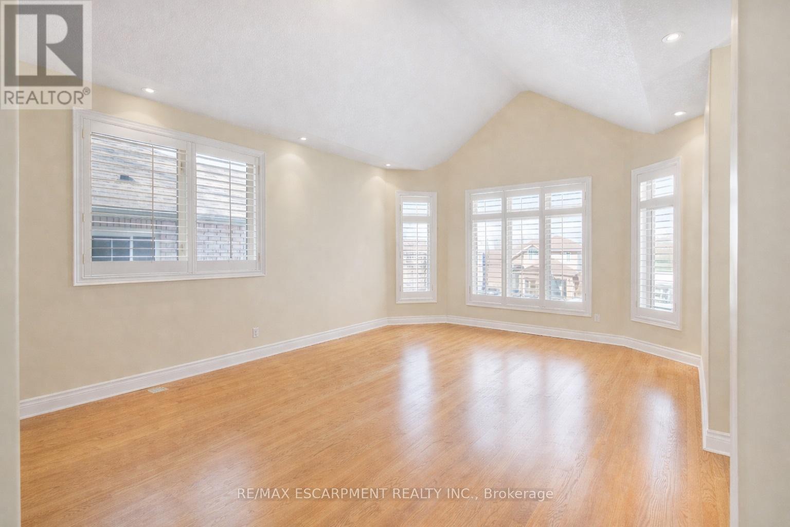 130 DORCHESTER DRIVE - 4