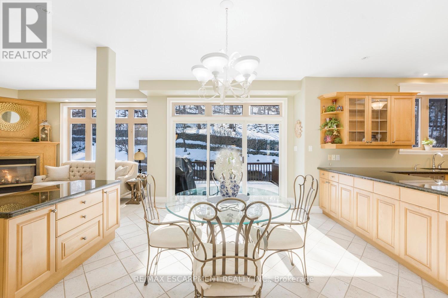 130 DORCHESTER DRIVE - 9