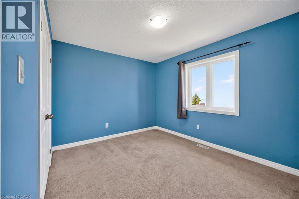 23 PINOT Crescent - 34