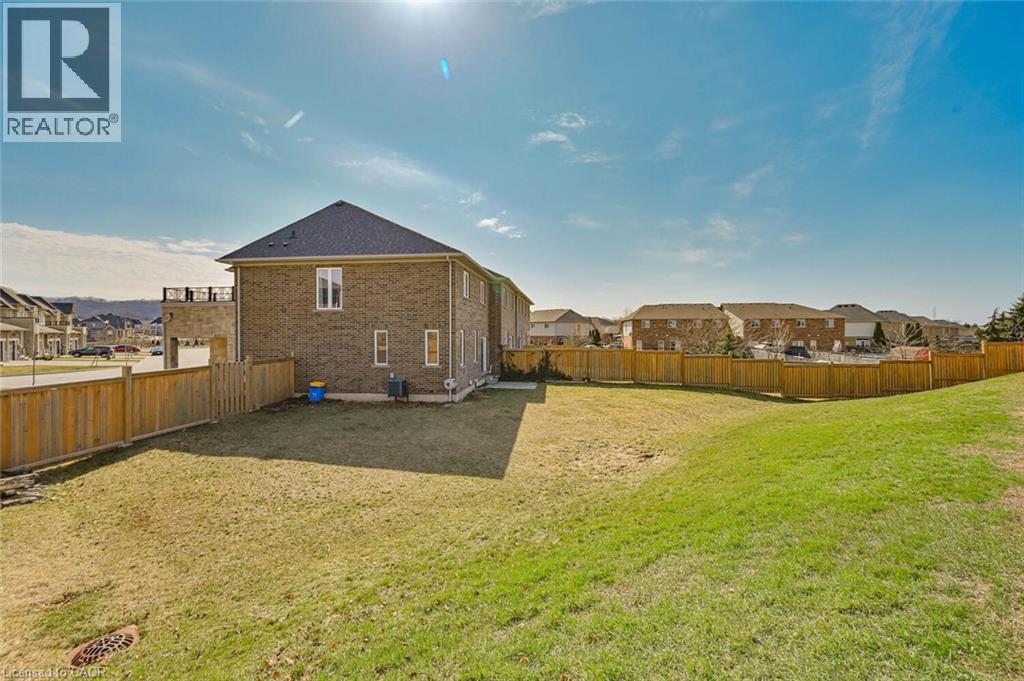 23 PINOT Crescent - 46