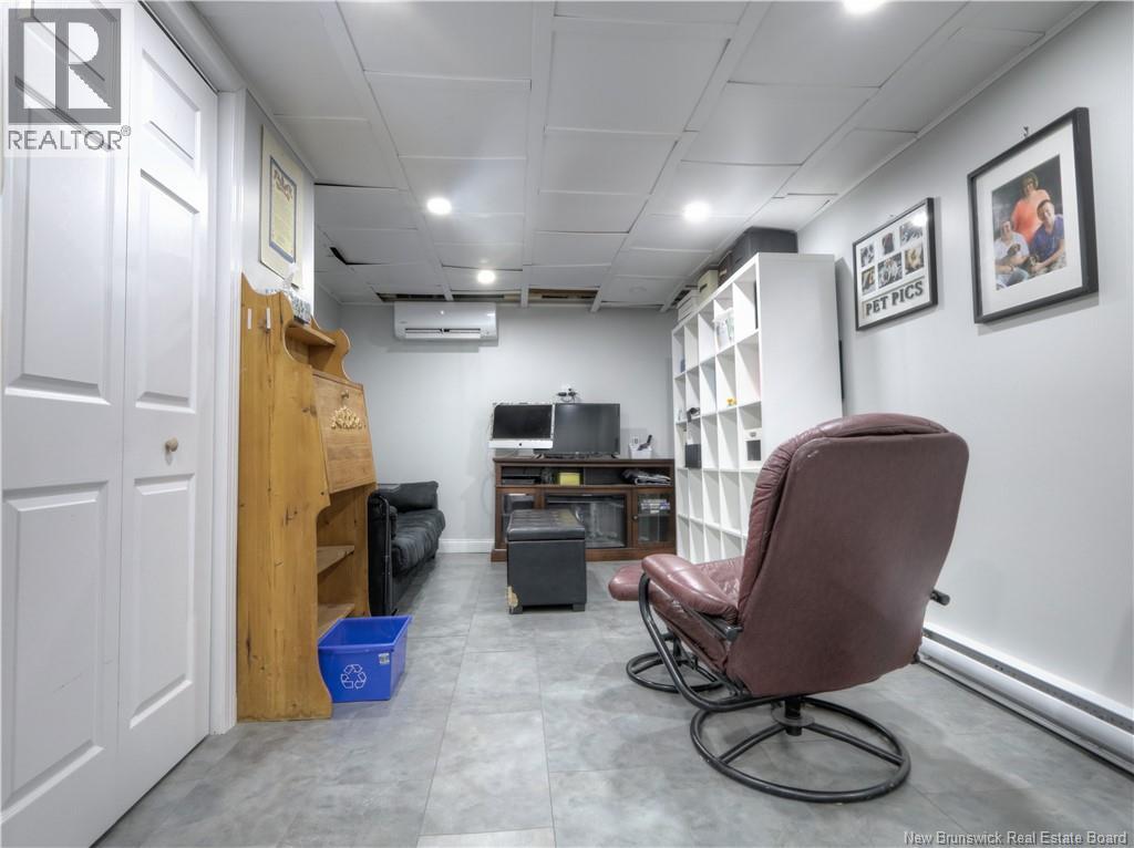 38 KENNETH STREET - 25