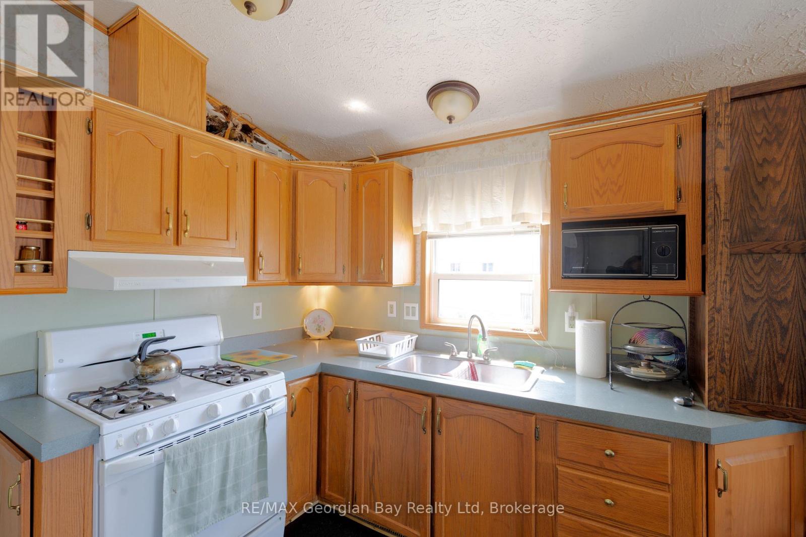 #30 10 WINFIELD DRIVE - 10