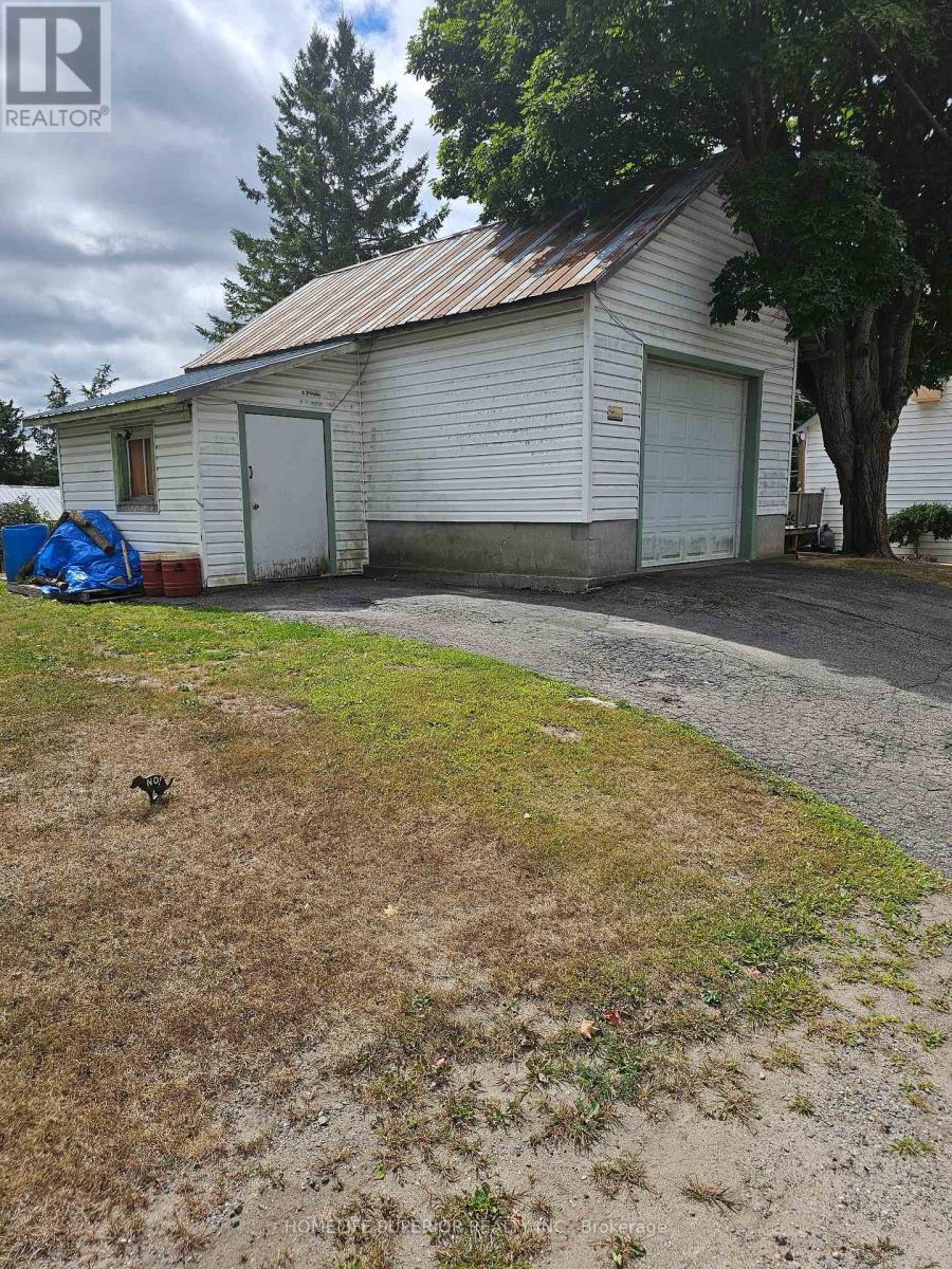 98 PAUL DRIVE - 23