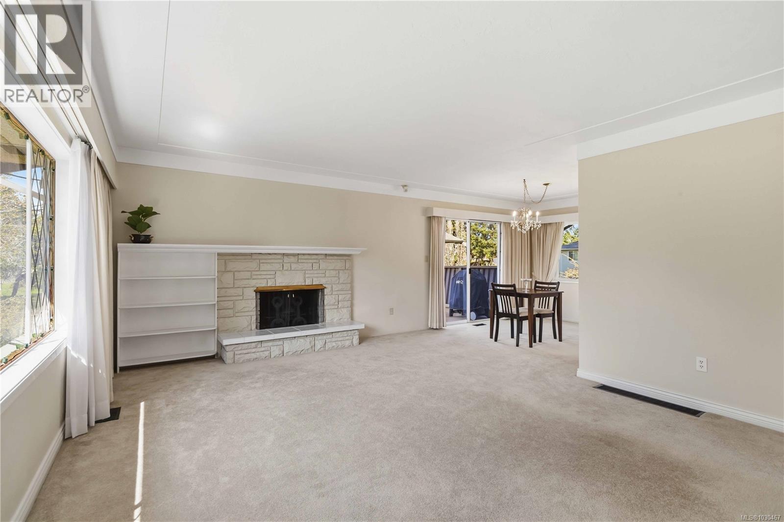 4418 CHARTWELL DR - 5