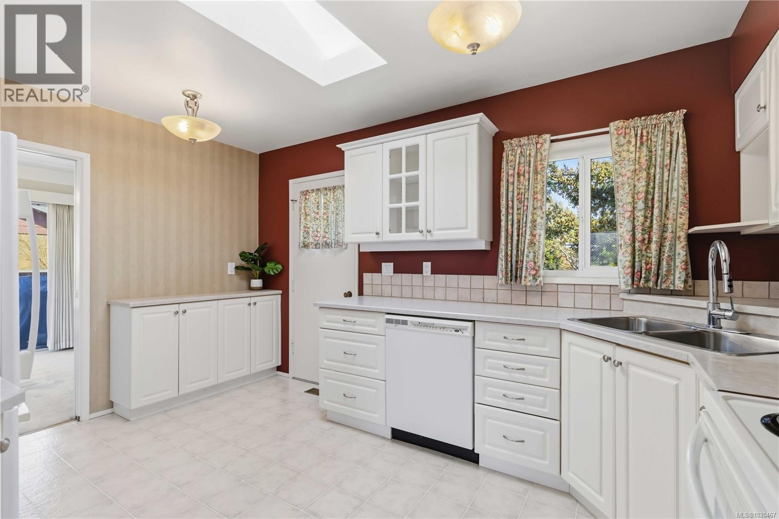 4418 CHARTWELL DR - 8