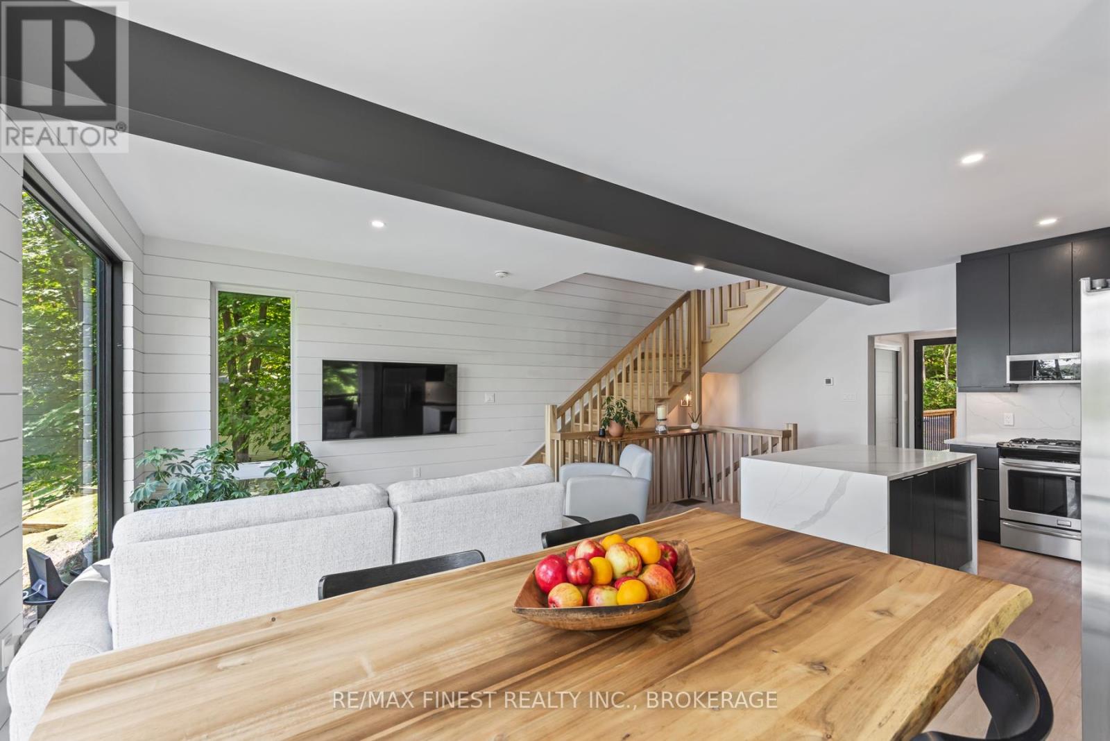1005 MACDONALD LANE - 16