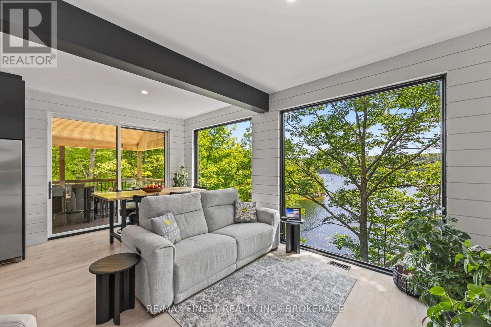1005 MACDONALD LANE - 18
