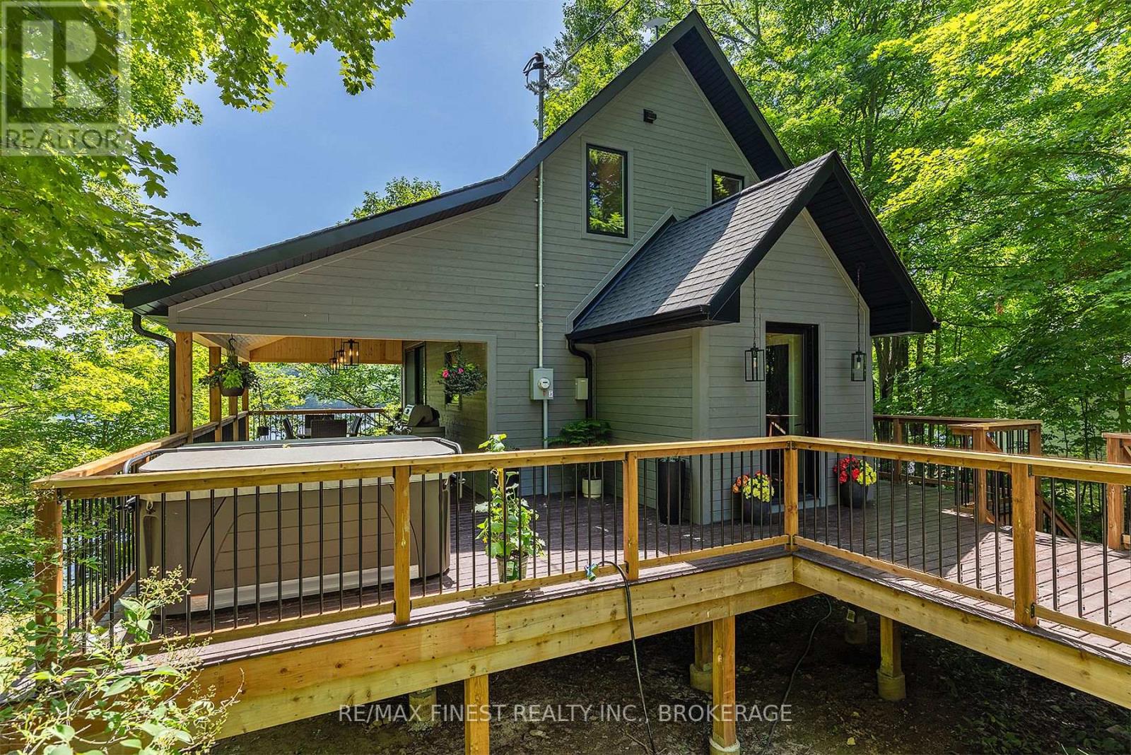 1005 MACDONALD LANE - 3