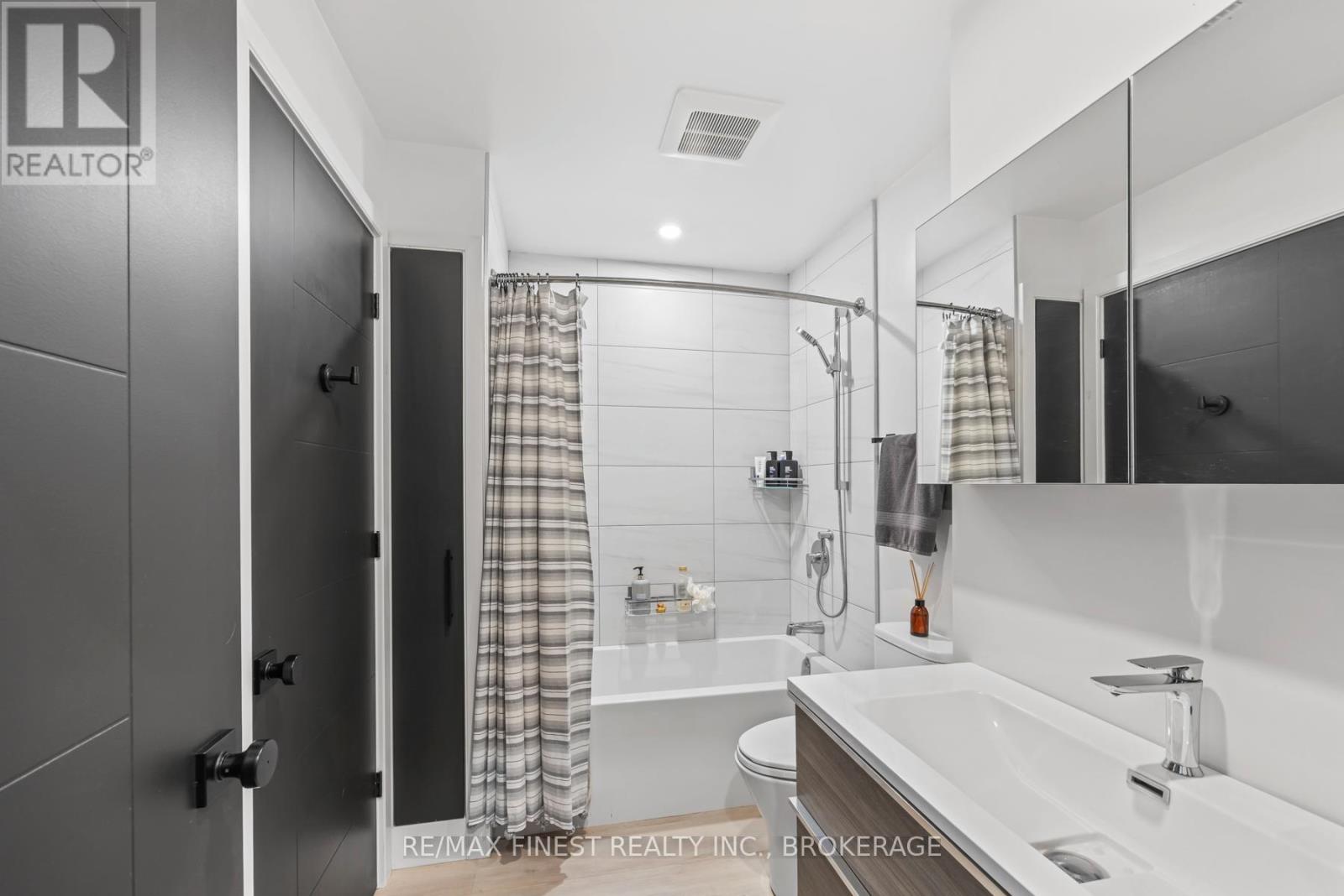 1005 MACDONALD LANE - 31
