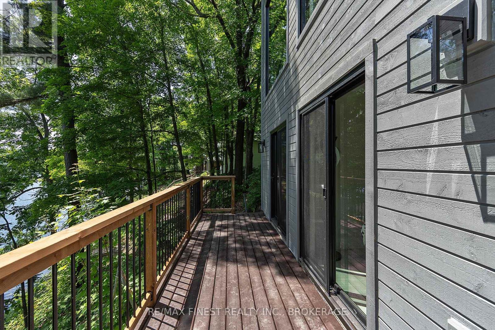 1005 MACDONALD LANE - 40