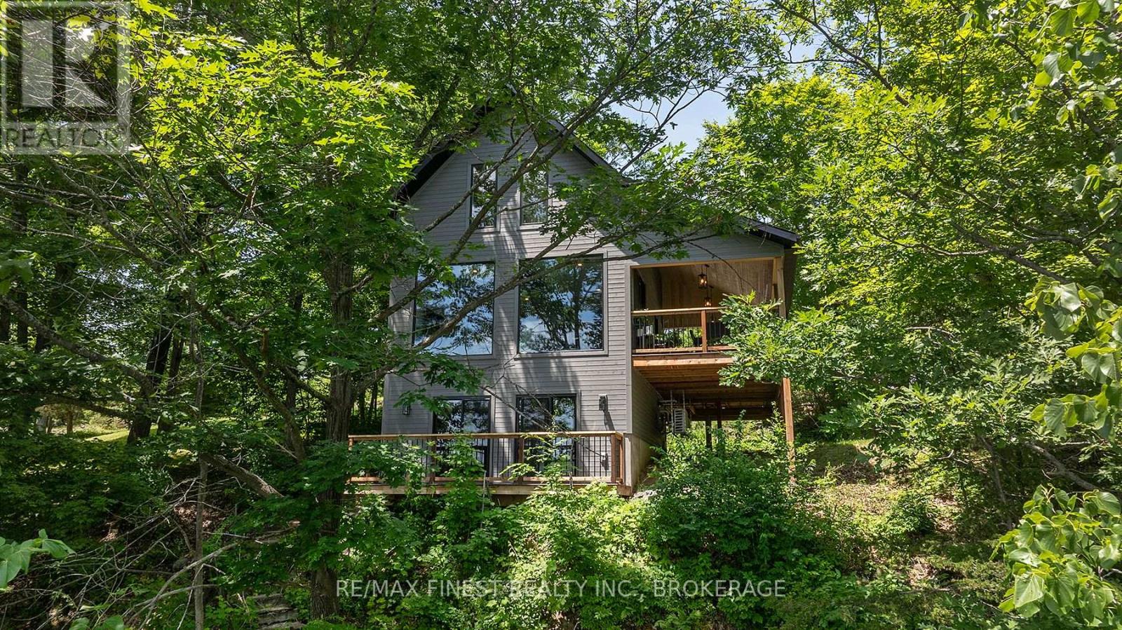 1005 MACDONALD LANE - 43